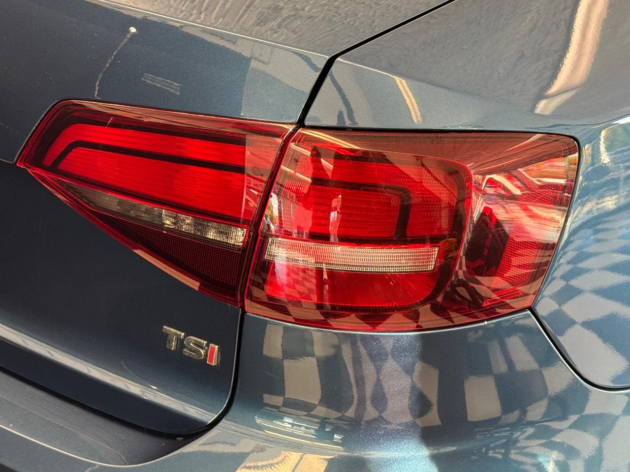 2017 Volkswagen Jetta Trendline+ApplePlay+Camera+Heated Seats+A/C Photo