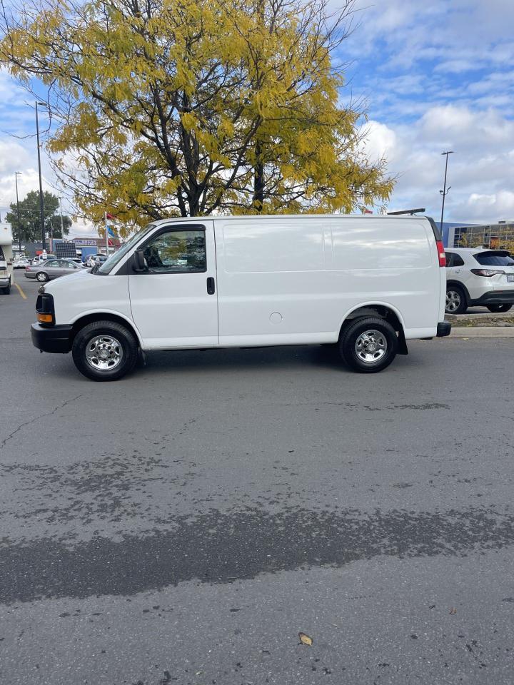 2011 Chevrolet Express Cargo Van ONLY  131,000 KMS      POWER WINDOWS AND LOCKS - Photo #2