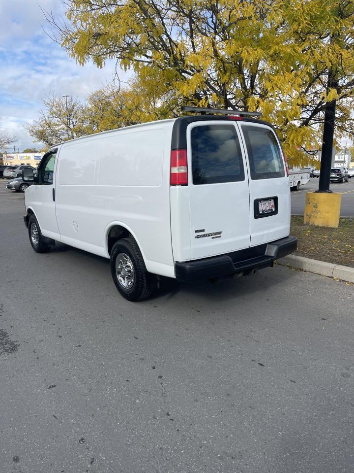 2011 Chevrolet Express Cargo Van ONLY  131,000 KMS      POWER WINDOWS AND LOCKS - Photo #3