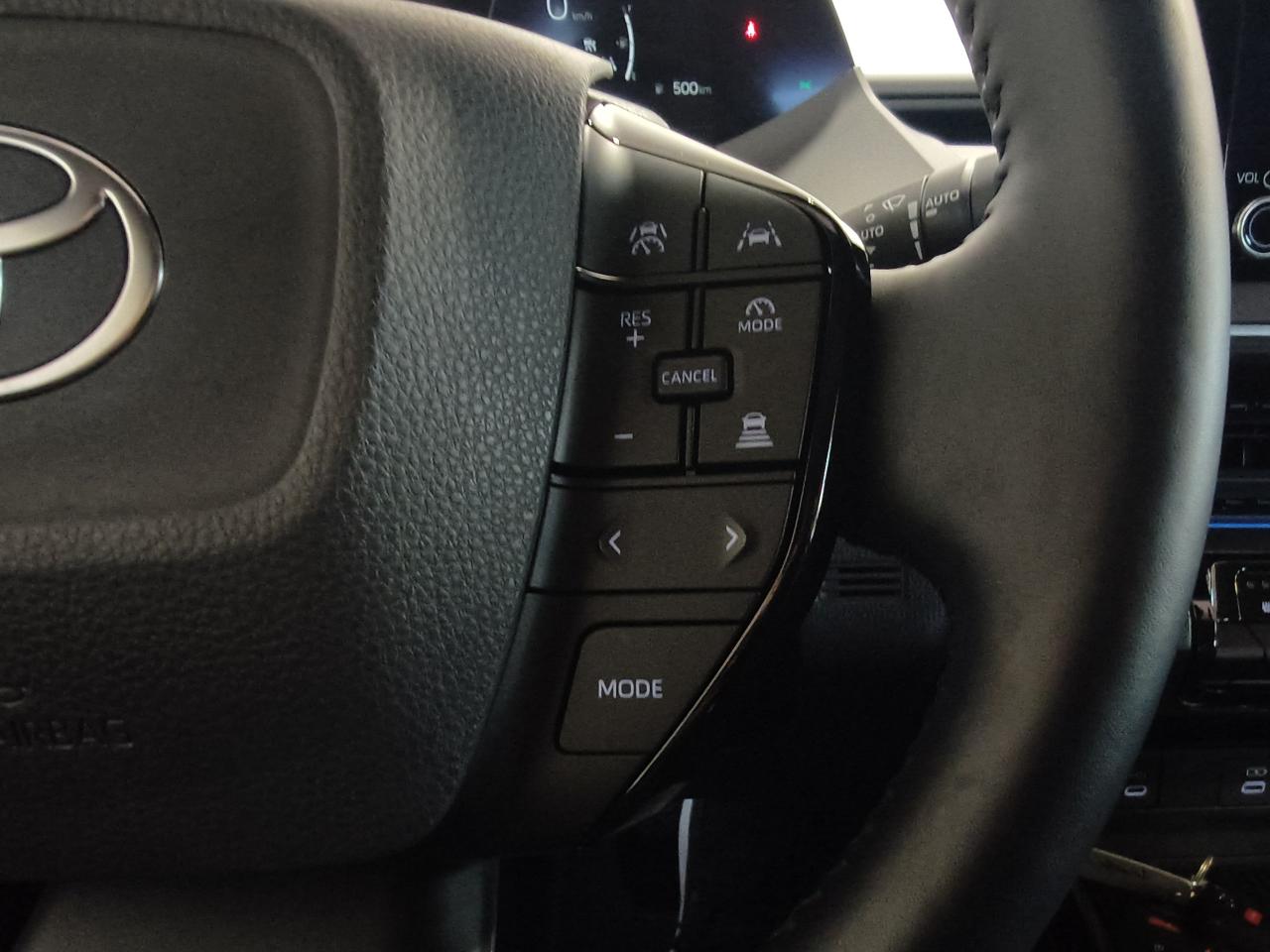 2023 Toyota Prius XLE AWD Photo0