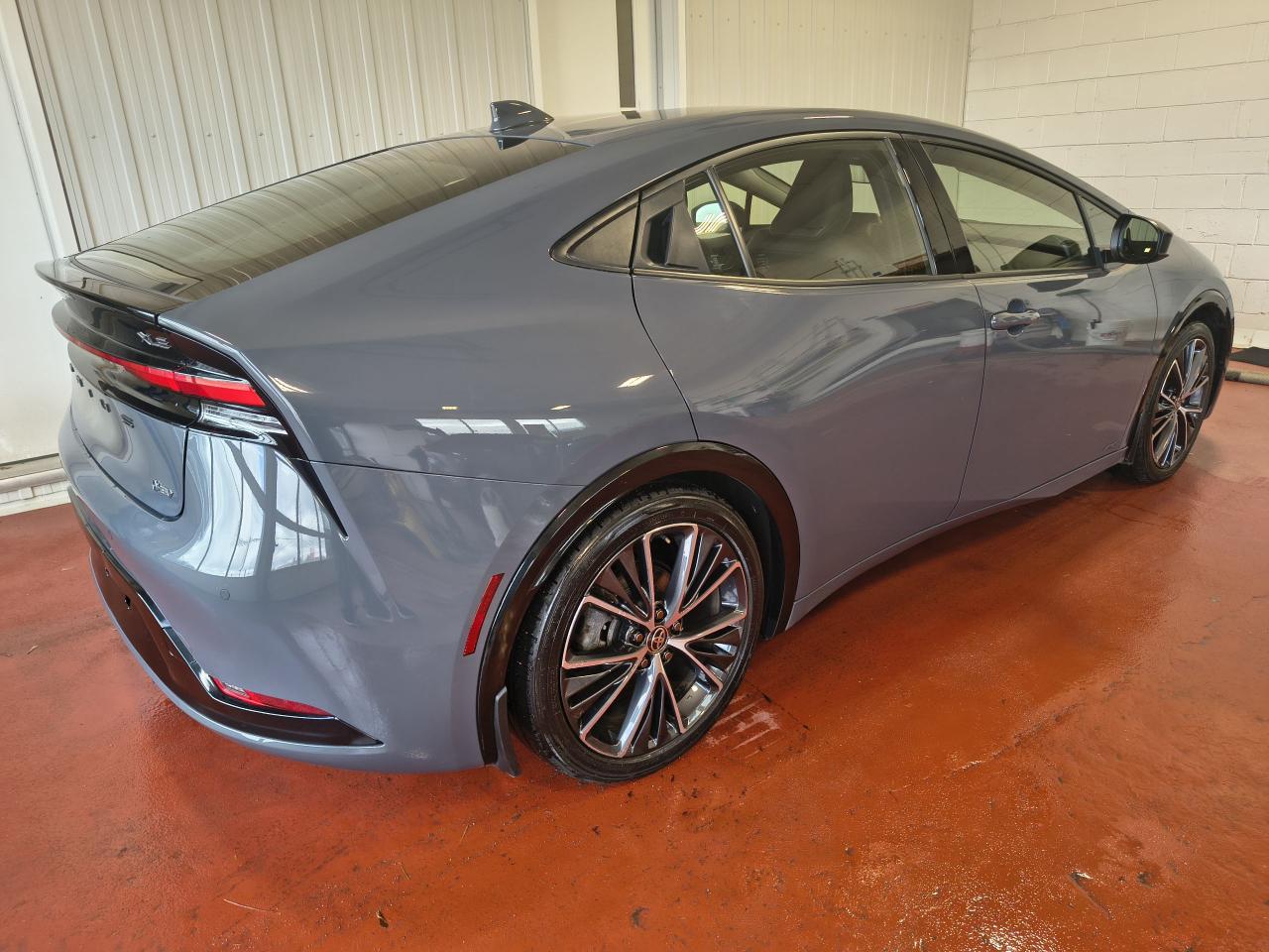 2023 Toyota Prius XLE AWD Photo0