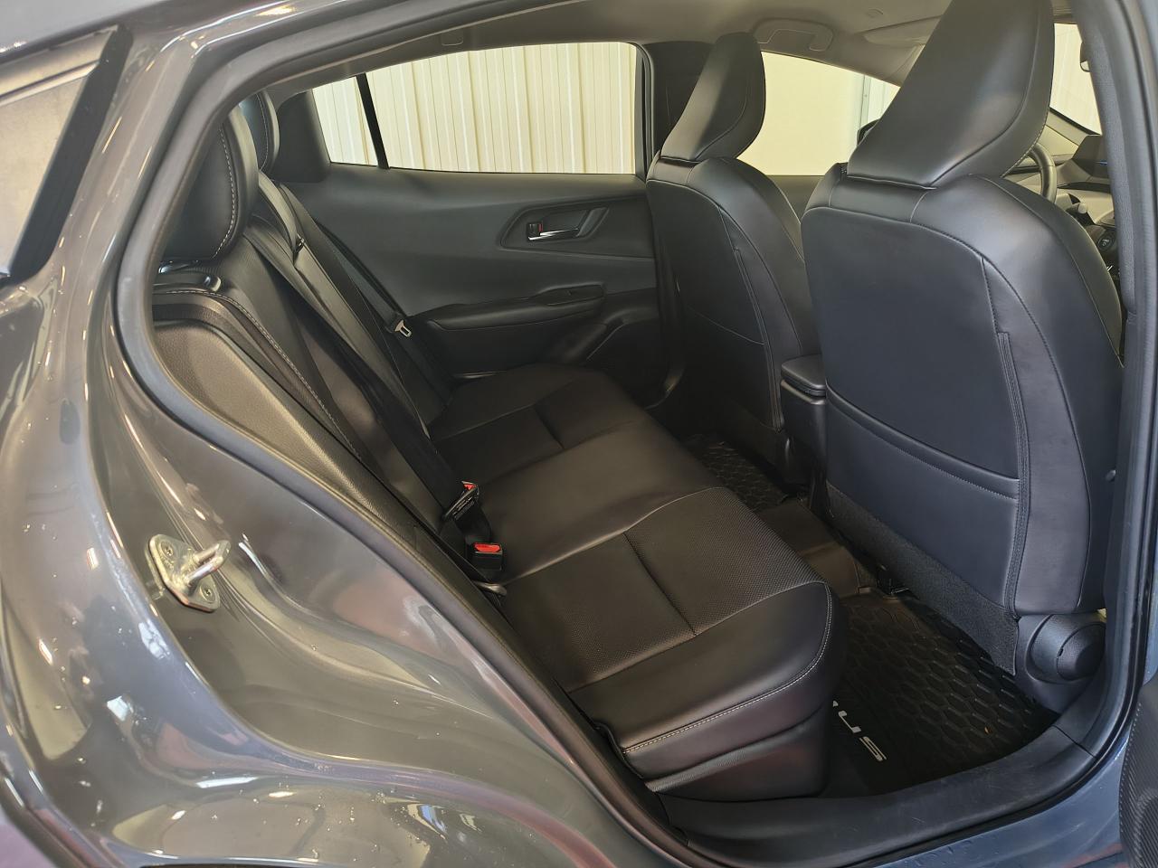 2023 Toyota Prius XLE AWD Photo0