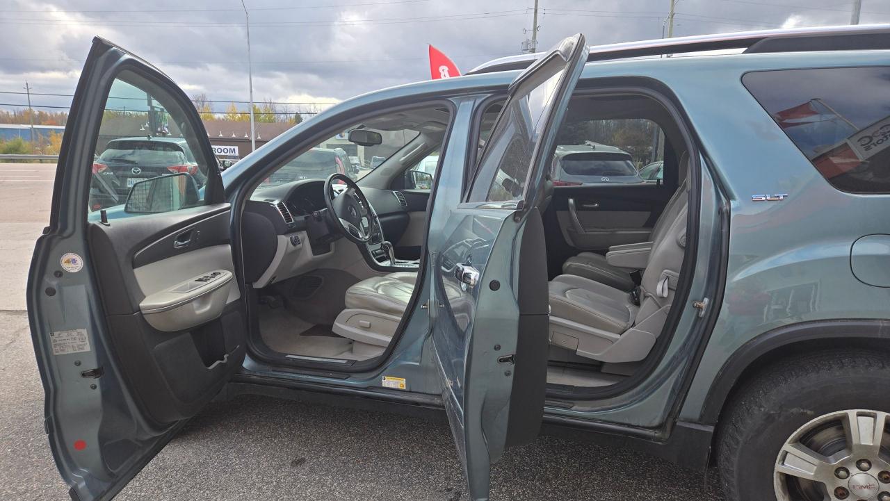2009 GMC Acadia SLT1 - Photo #4