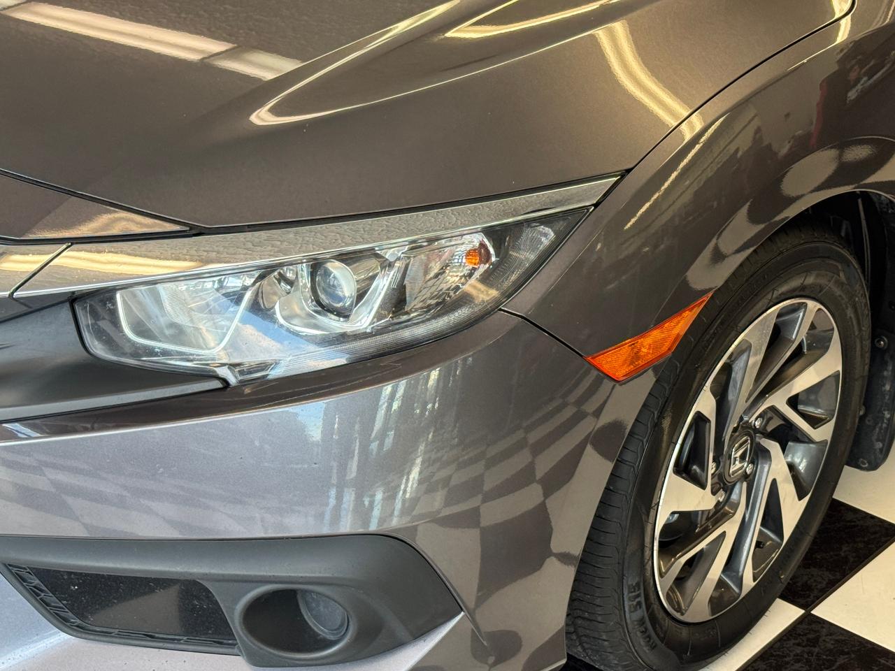2018 Honda Civic SE+New Tires+Brakes+Hone Sense+CLEAN CARFAX Photo39