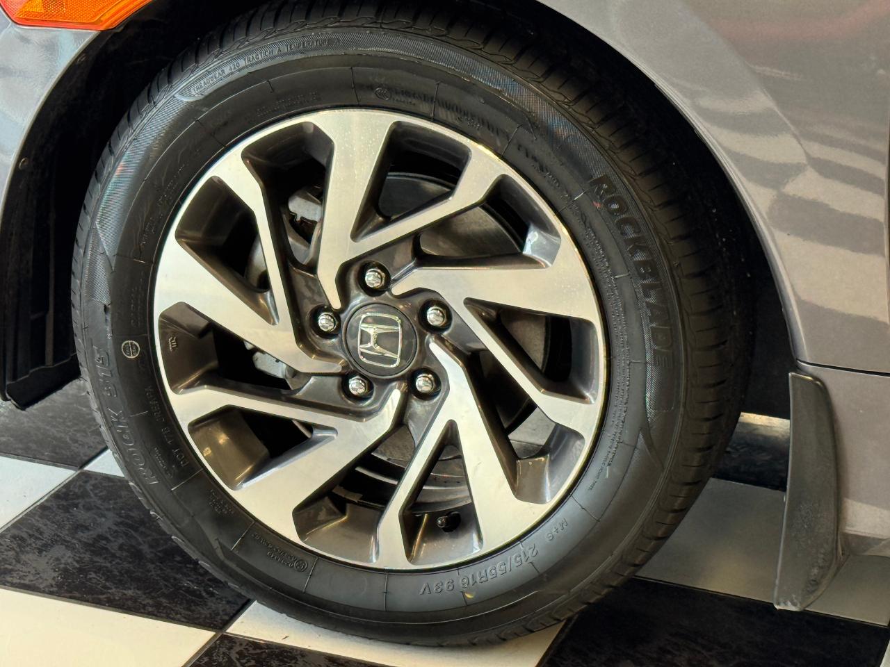 2018 Honda Civic SE+New Tires+Brakes+Hone Sense+CLEAN CARFAX Photo52