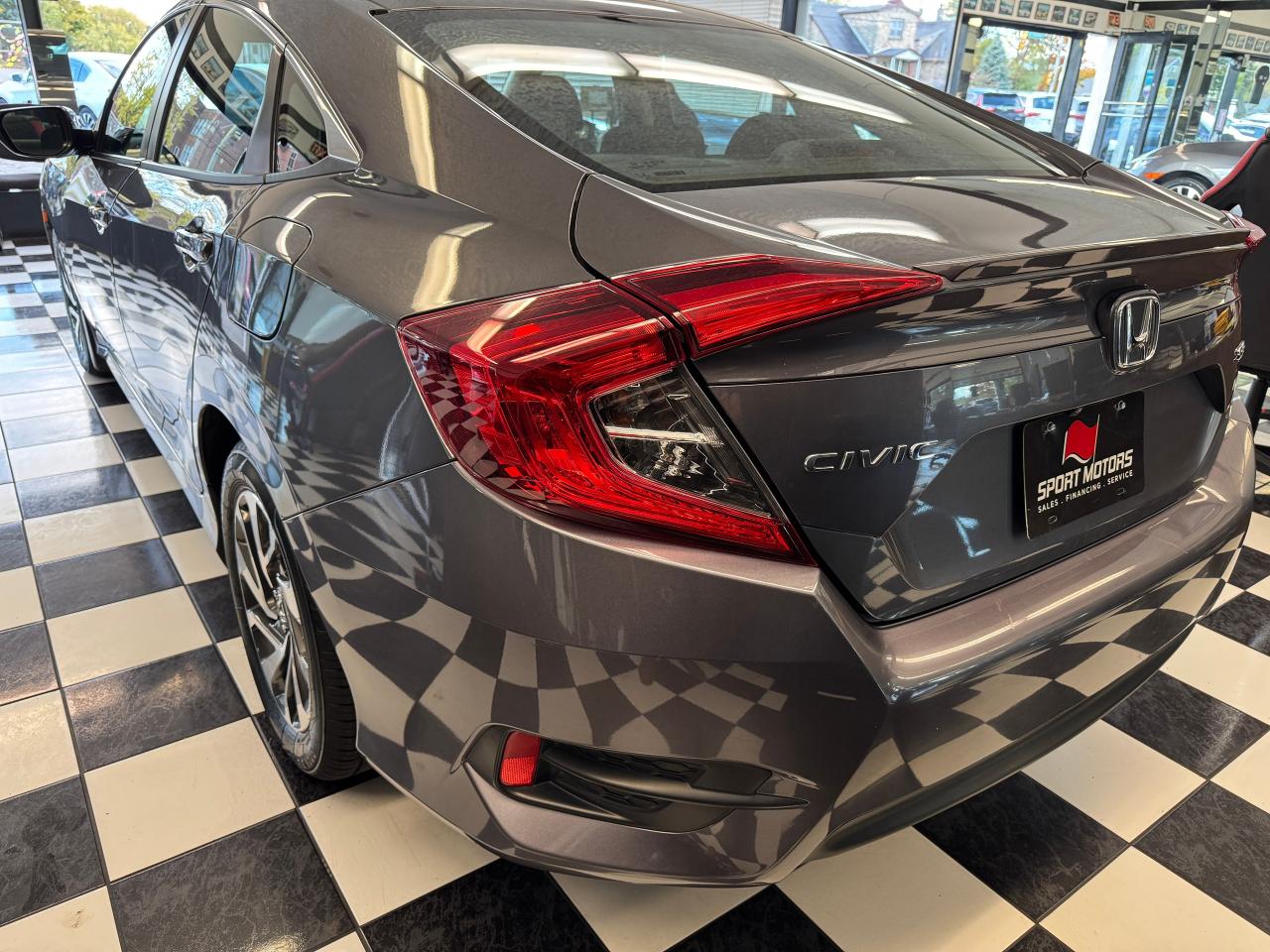 2018 Honda Civic SE+New Tires+Brakes+Hone Sense+CLEAN CARFAX Photo109