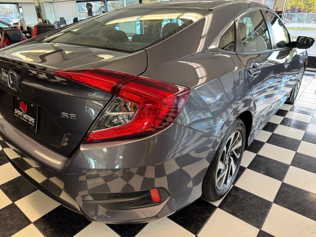 2018 Honda Civic SE+New Tires+Brakes+Hone Sense+CLEAN CARFAX Photo41