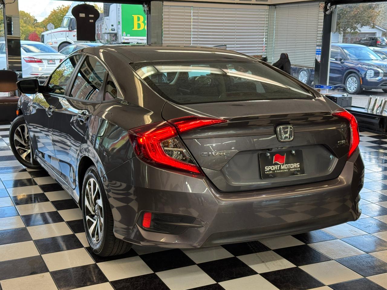 2018 Honda Civic SE+New Tires+Brakes+Hone Sense+CLEAN CARFAX Photo16
