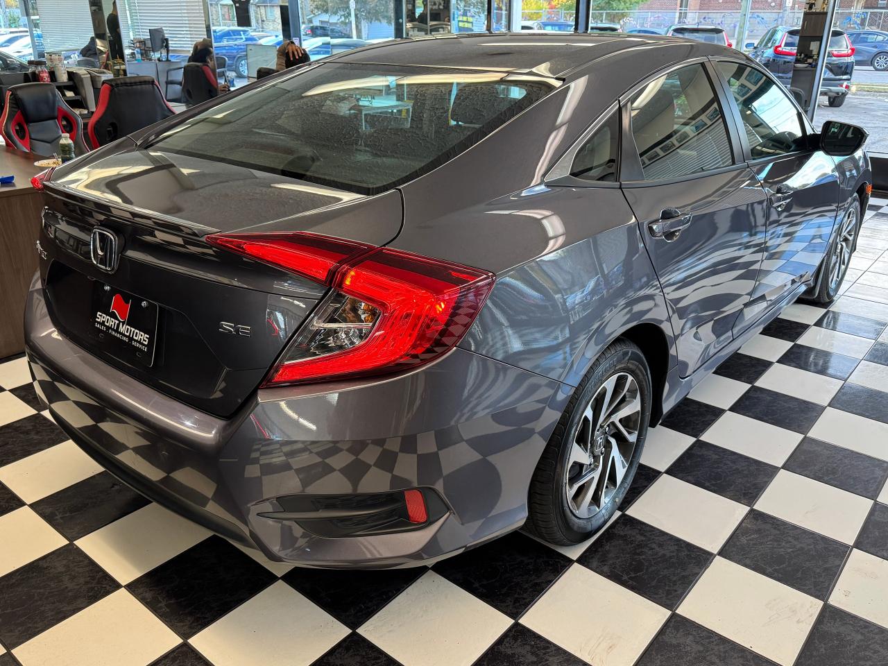 2018 Honda Civic SE+New Tires+Brakes+Hone Sense+CLEAN CARFAX Photo76