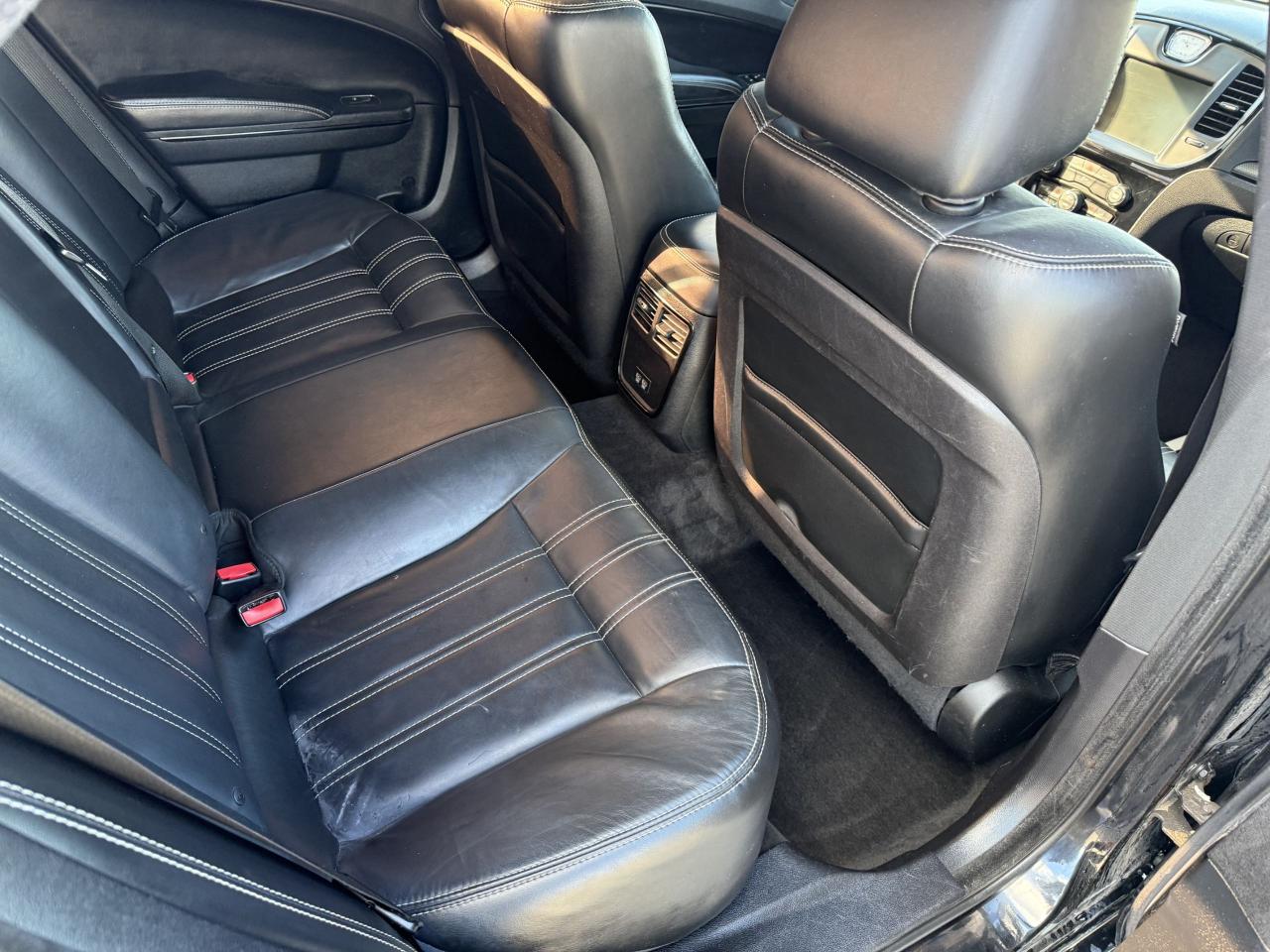 2016 Chrysler 300 300S****Leather*Pano-Roof**Murdered Out! - Photo #12