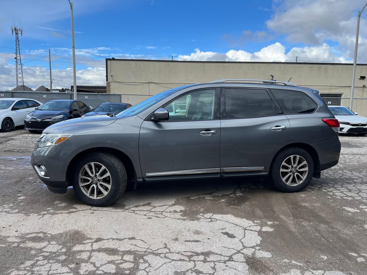 2015 Nissan Pathfinder SL AS-IS AWD 360 Camera Heated seats & Steering Photo2