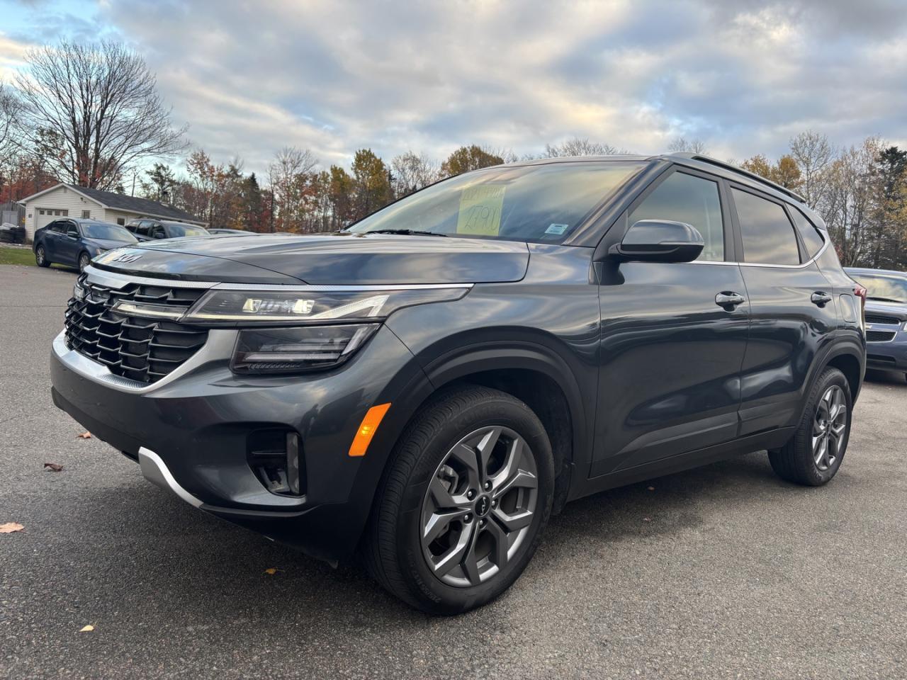 Used 2024 Kia Seltos 4X / AWD / APPLE CARPLAY & ANDROID AUTO / LEATHER / SUNROOF / FACTORY REMOTE START / MASSIVE CLUSTER/CONSOLE ALL IN ONE / APPLE CARPLAY & ANDROID AUTO / REMOTE START for sale in Truro, NS