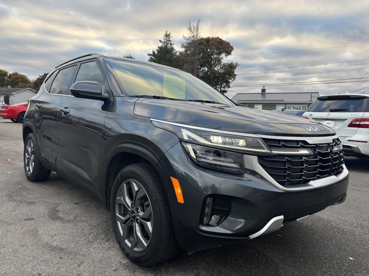 Used 2024 Kia Seltos 4X / AWD / APPLE CARPLAY & ANDROID AUTO / LEATHER / SUNROOF / FACTORY REMOTE START / MASSIVE CLUSTER/CONSOLE ALL IN ONE / APPLE CARPLAY & ANDROID AUTO / REMOTE START for sale in Truro, NS