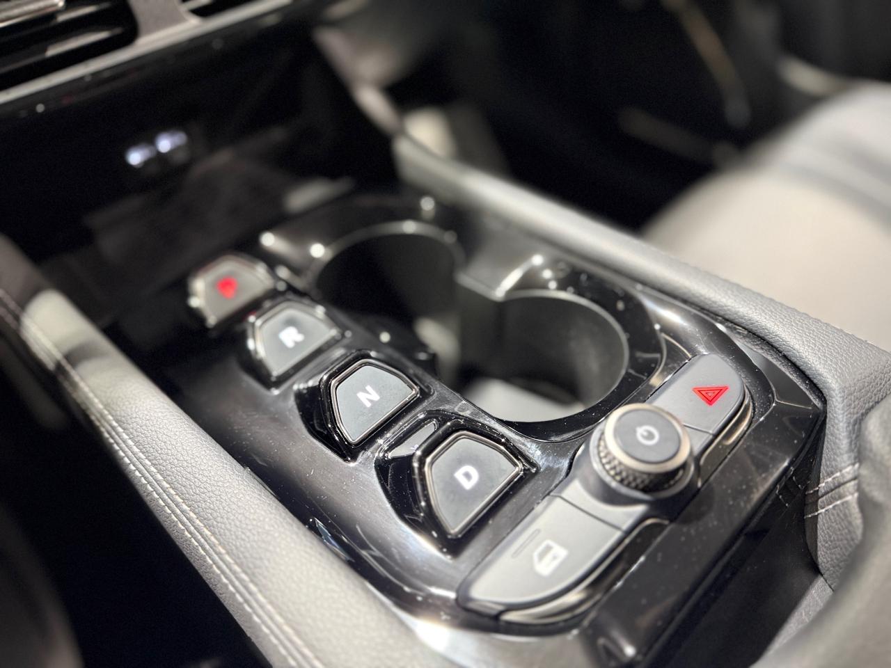 2024 VinFast VF 8 Eco AWD - Photo #14