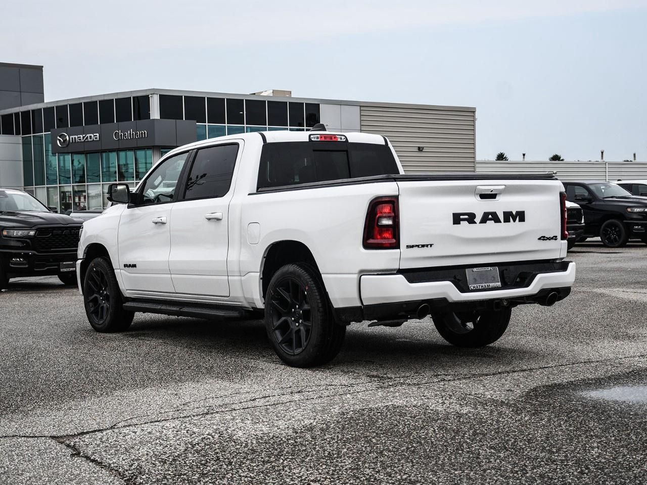 2026 RAM 1500 SPORT 4X4 CREW CAB 5'7" BOX Photo5