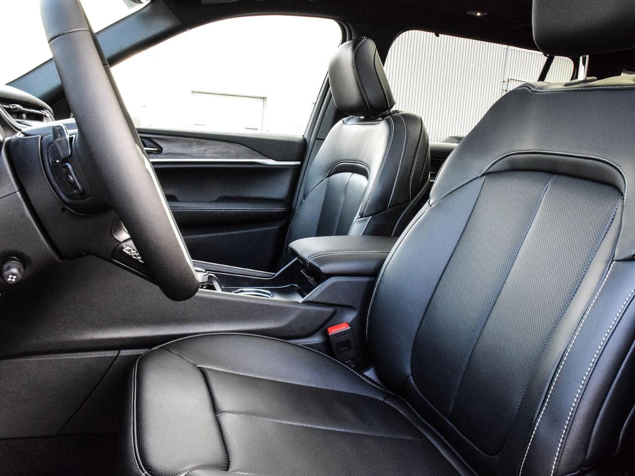 2025 Jeep Grand Cherokee L Limited 4x4 Photo