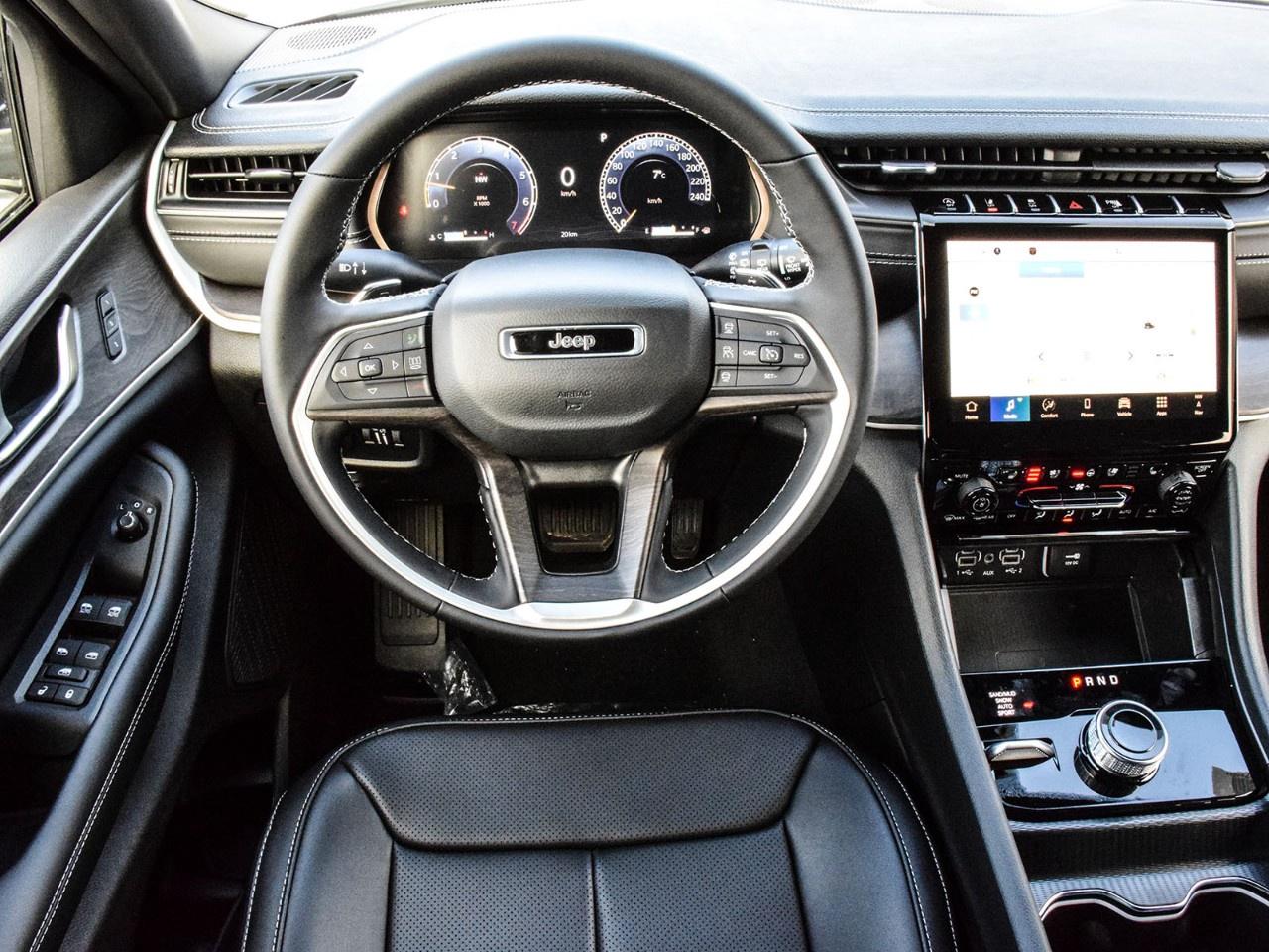 2025 Jeep Grand Cherokee L Limited 4x4 Photo