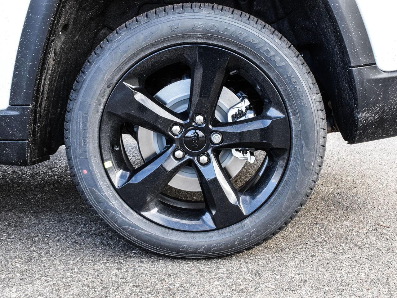 2025 Jeep Grand Cherokee L Limited 4x4 Photo