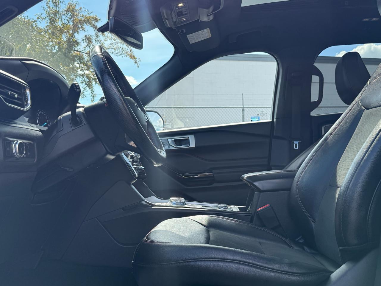 2022 Ford Explorer ST-Line Photo