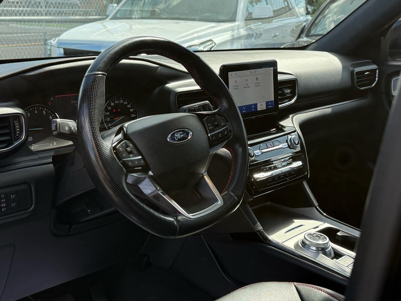 2022 Ford Explorer ST-Line Photo