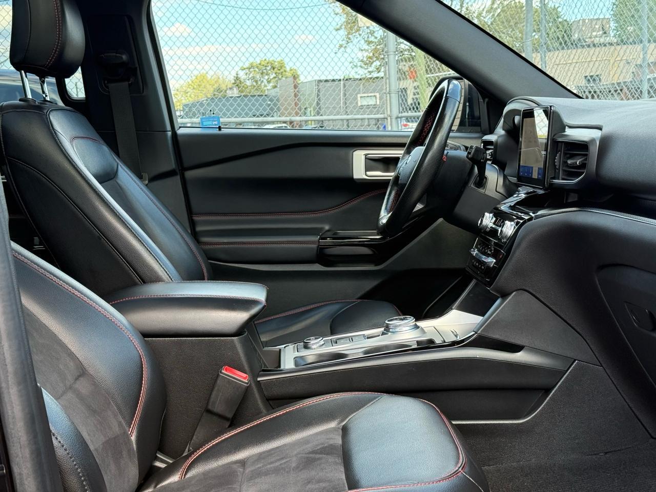 2022 Ford Explorer ST-Line Photo