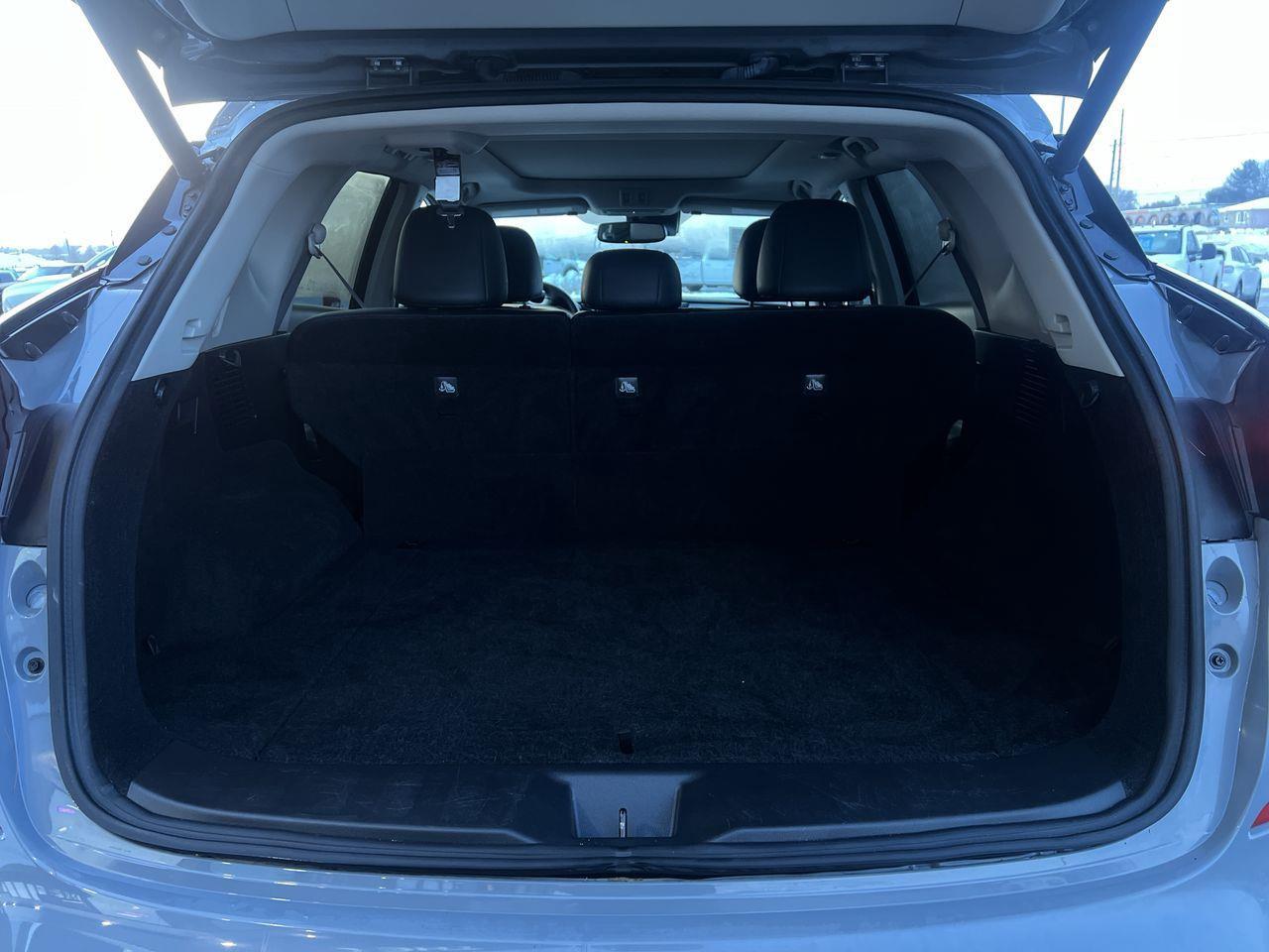 2023 Nissan Murano SL AWD, MOONROOF, HEATED LEATHER SEATS, POWER LIFTGATE, NAV, CRUISE CONTROL!! Photo