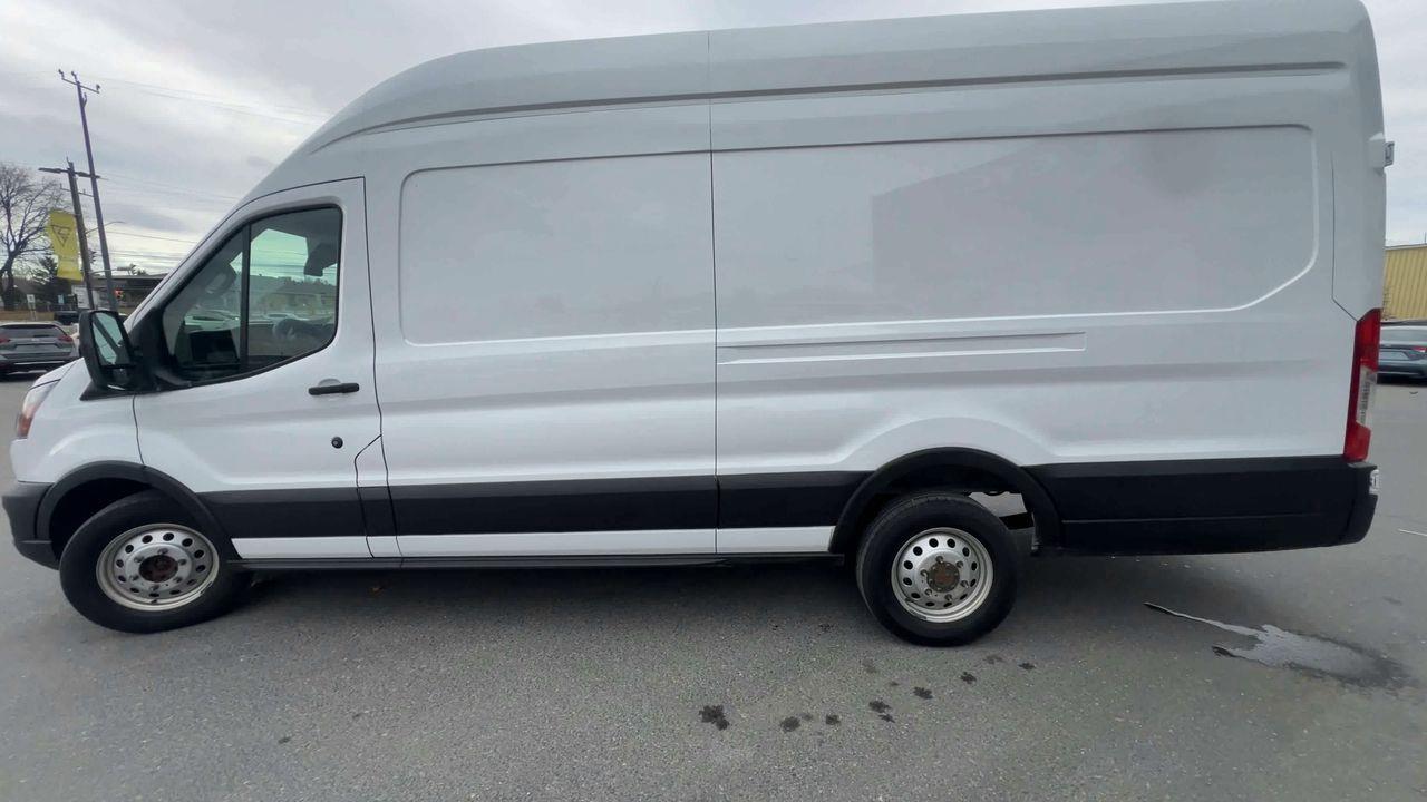 2023 Ford Transit 250 PREVIOUS DAILY RENTAL, AWD, LEATHER SEATS, BACK UP CAMERA!! Photo