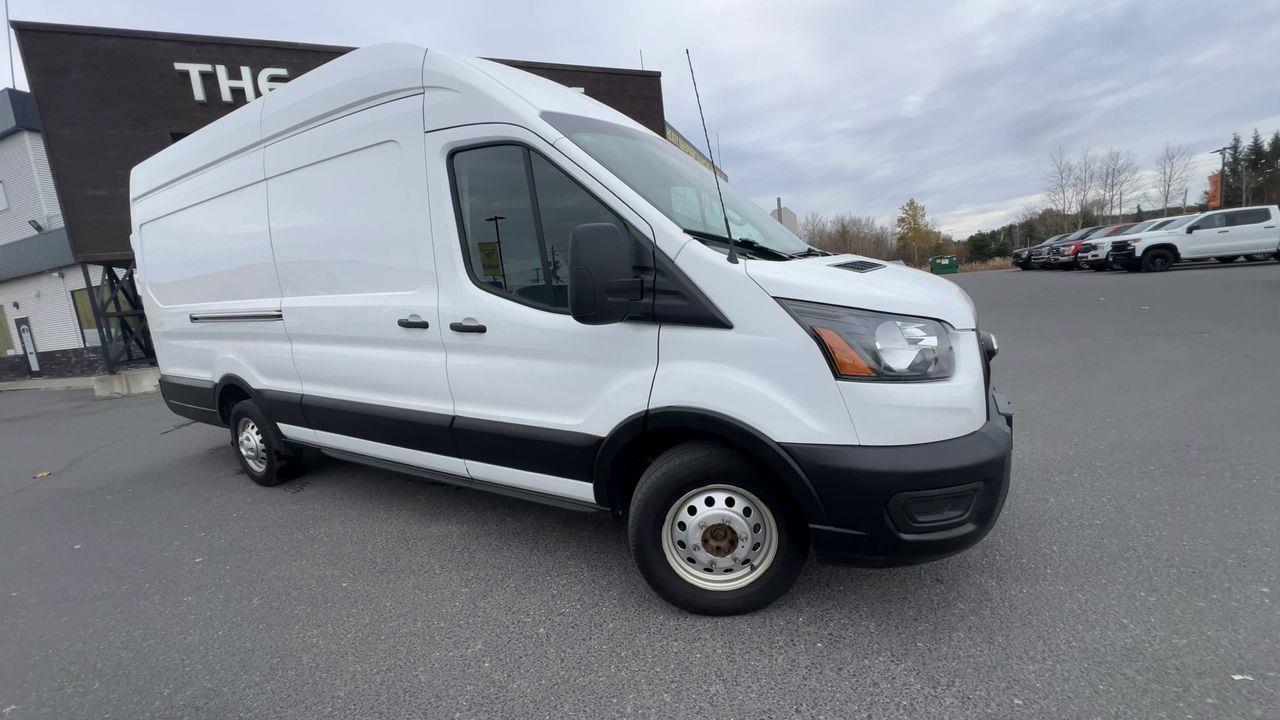 2023 Ford Transit 250 PREVIOUS DAILY RENTAL, AWD, LEATHER SEATS, BACK UP CAMERA!! Photo