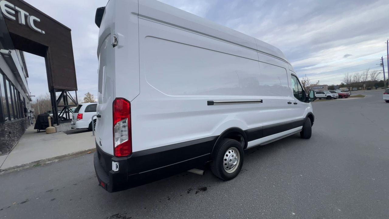 2023 Ford Transit 250 PREVIOUS DAILY RENTAL, AWD, LEATHER SEATS, BACK UP CAMERA!! Photo