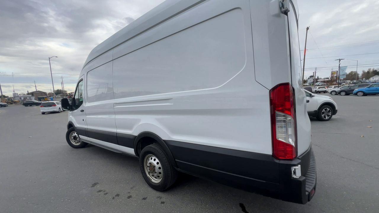 2023 Ford Transit 250 PREVIOUS DAILY RENTAL, AWD, LEATHER SEATS, BACK UP CAMERA!! Photo