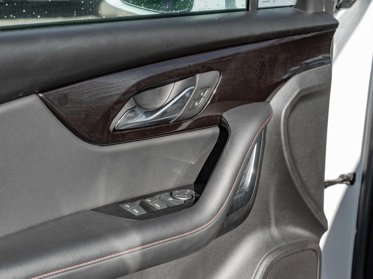 2019 Chevrolet Blazer AWD 4dr 3.6L RS Photo