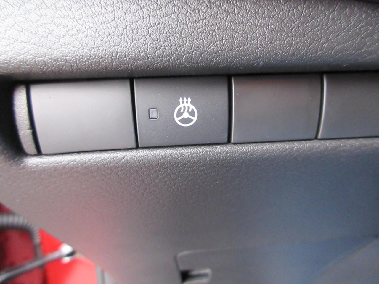 2026 Nissan Kicks SV Photo