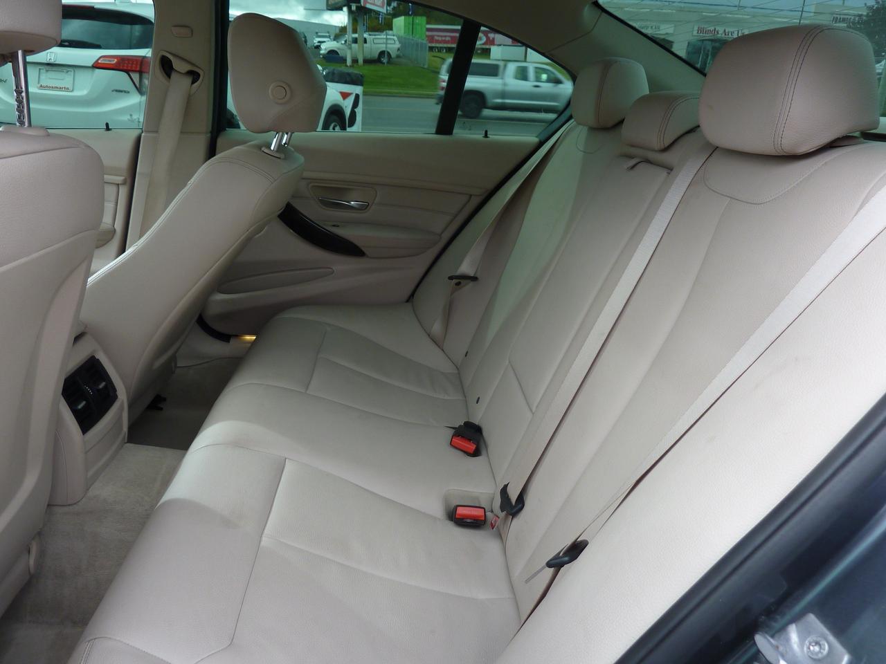 2013 BMW 3 Series 328i xDrive Photo