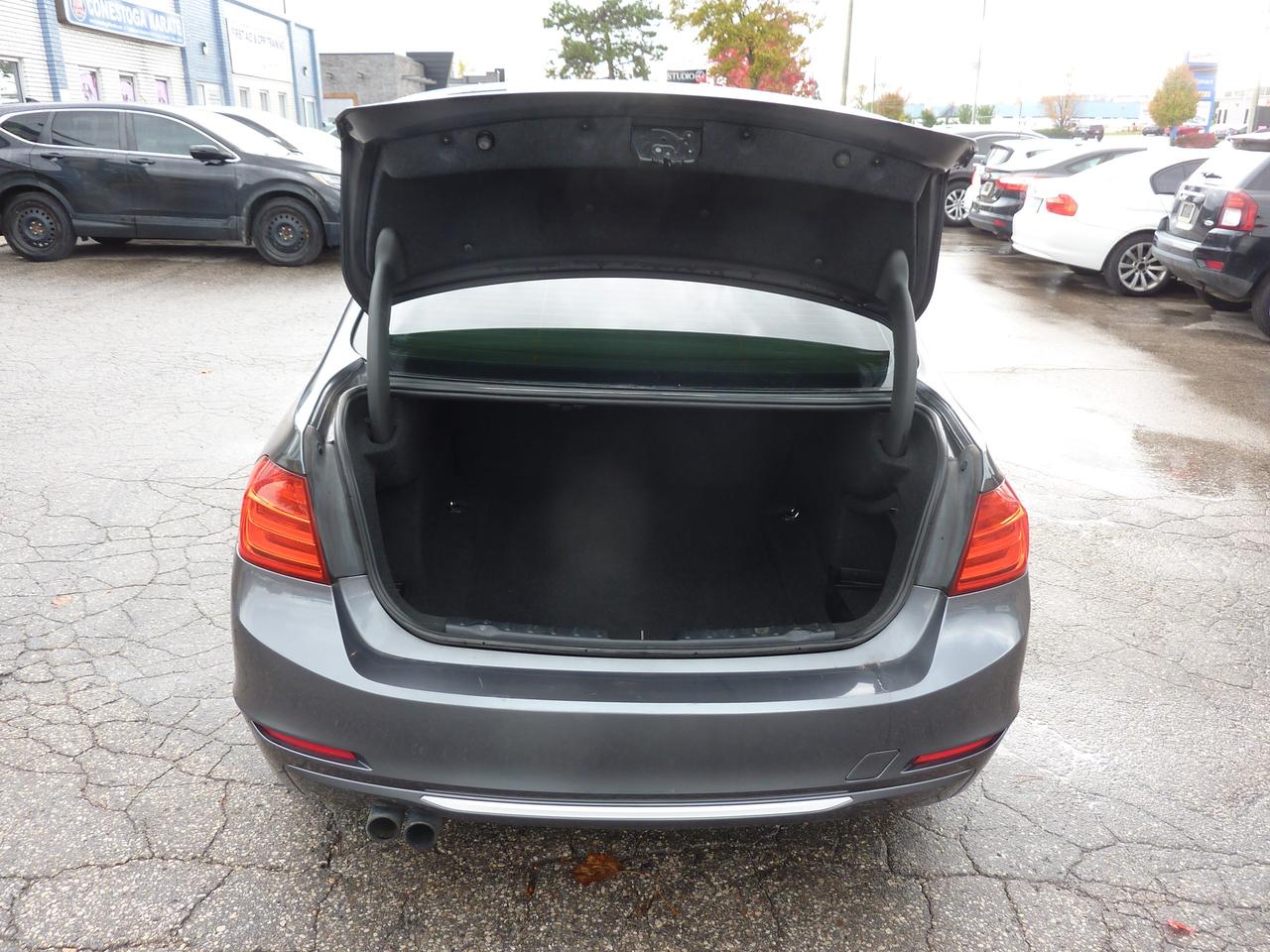 2013 BMW 3 Series 328i xDrive Photo