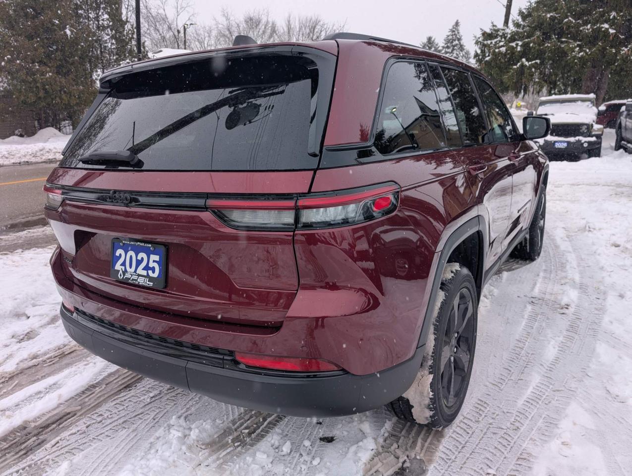 2025 Jeep Grand Cherokee Laredo Available 0% 72 months Photo