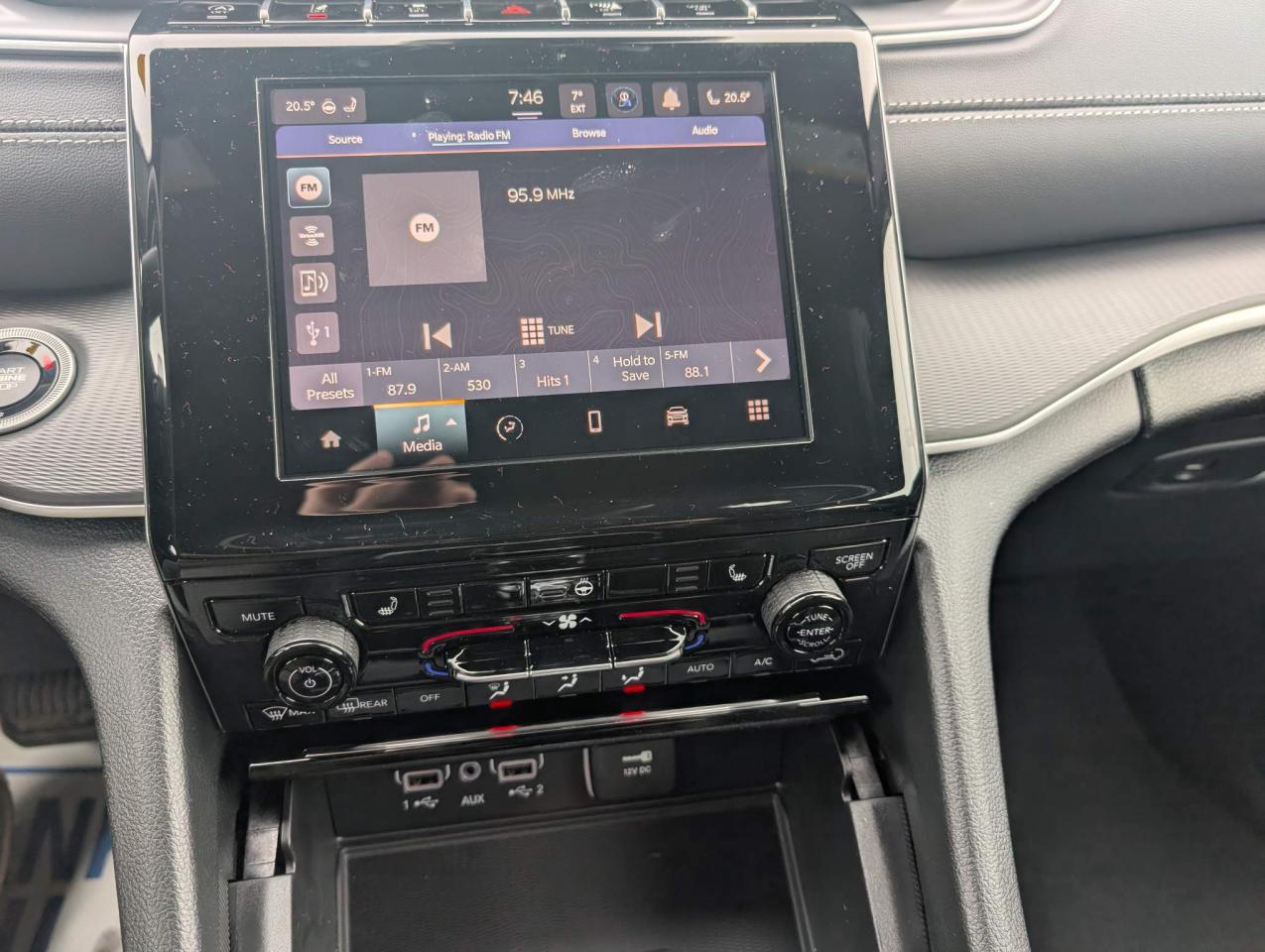 2025 Jeep Grand Cherokee Laredo Available 0% 72 months Photo