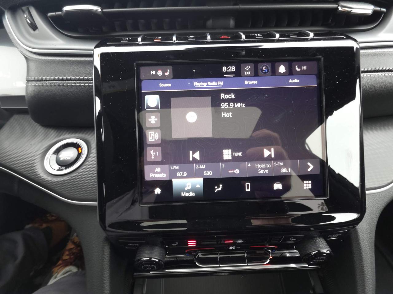 2025 Jeep Grand Cherokee Laredo 0% Financing up to 72 months! Photo