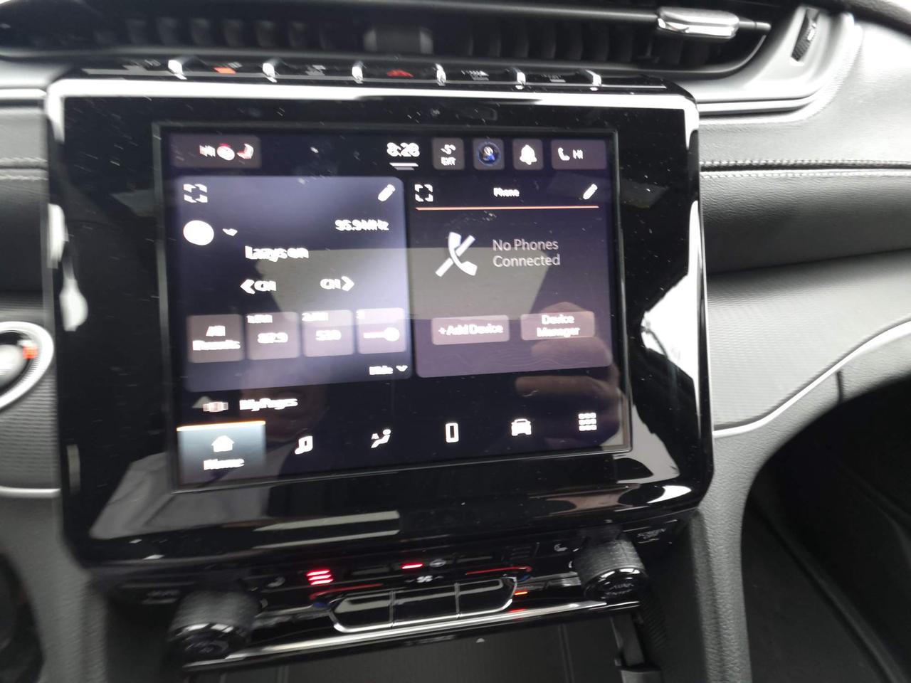 2025 Jeep Grand Cherokee Laredo 0% Financing up to 72 months! Photo