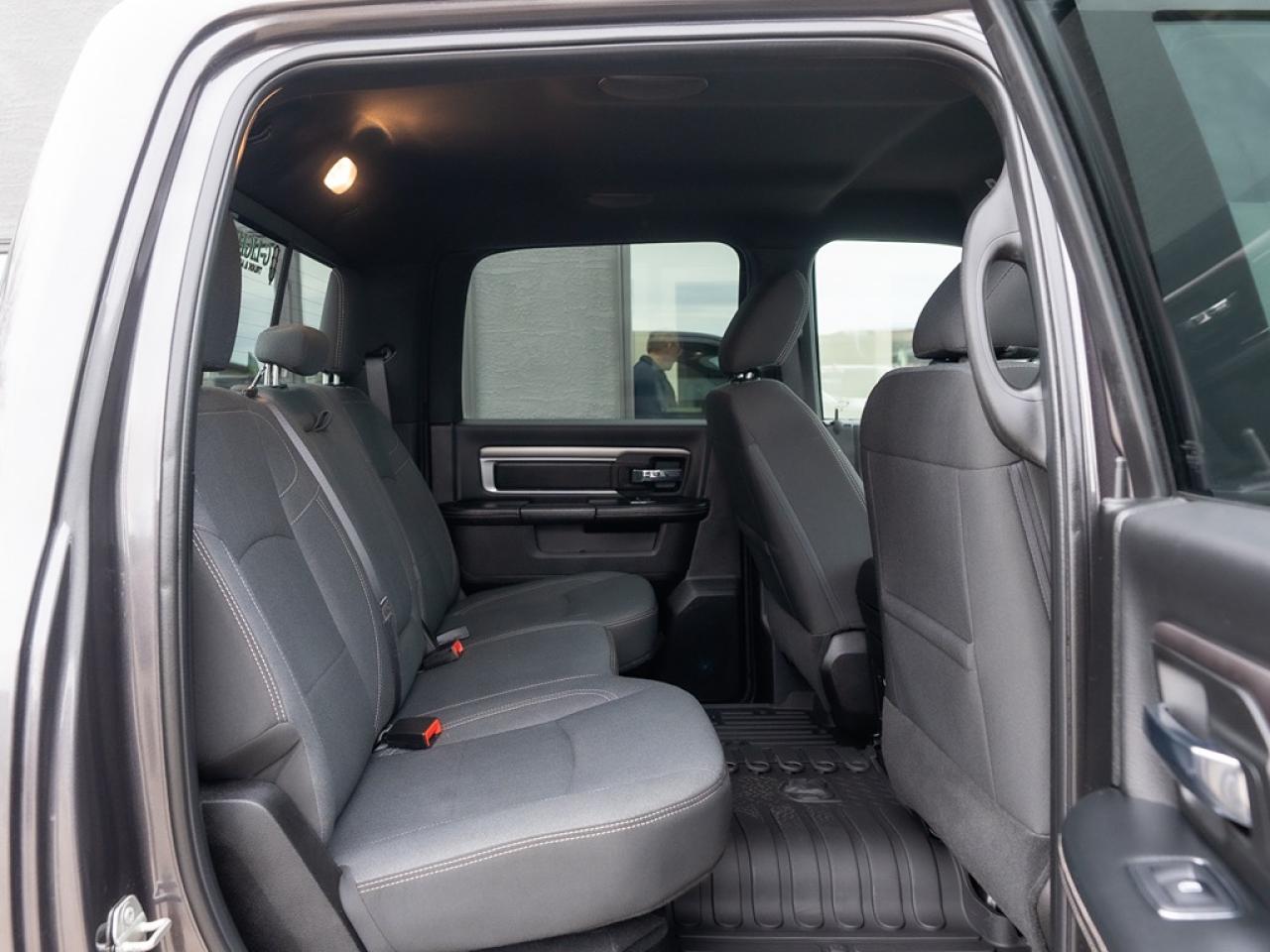 2023 RAM 1500 Classic Warlock 4x4 Crew Cab HEMI V8 Photo17