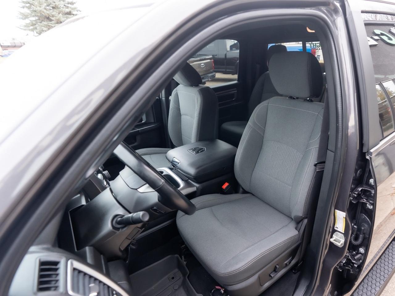 2023 RAM 1500 Classic Warlock 4x4 Crew Cab HEMI V8 Photo15