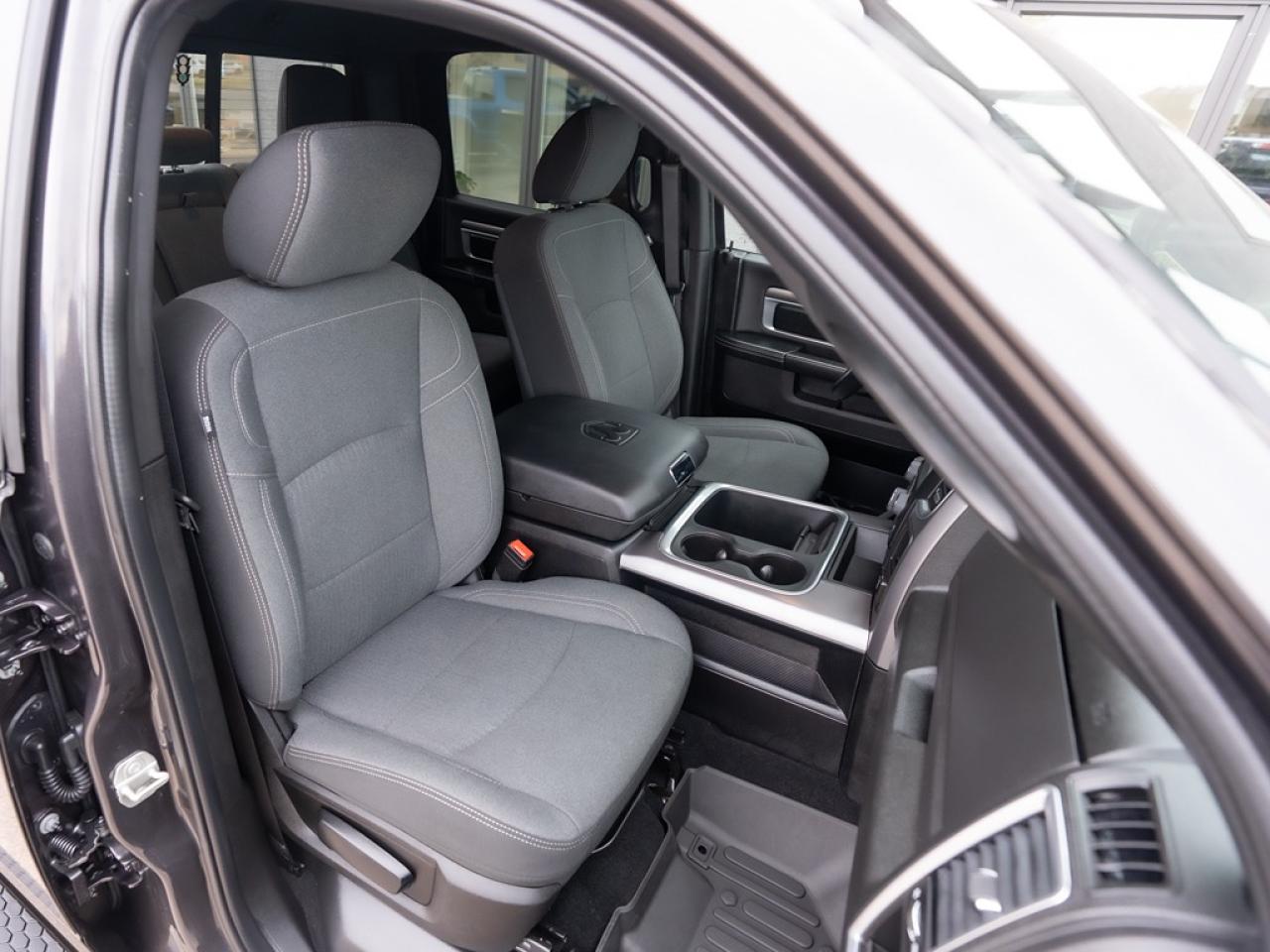 2023 RAM 1500 Classic Warlock 4x4 Crew Cab HEMI V8 Photo38