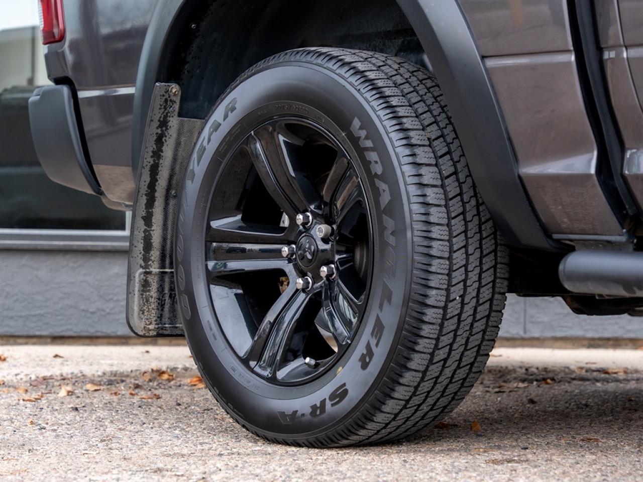 2023 RAM 1500 Classic Warlock 4x4 Crew Cab HEMI V8 Photo23