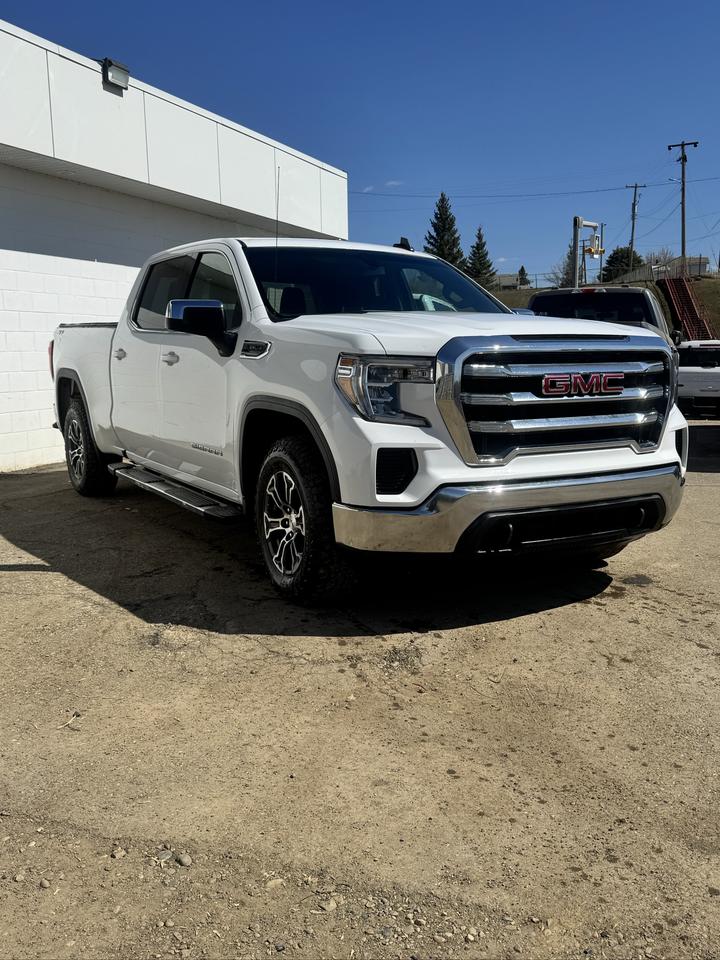 2020 GMC Sierra 1500 SLE Photo1