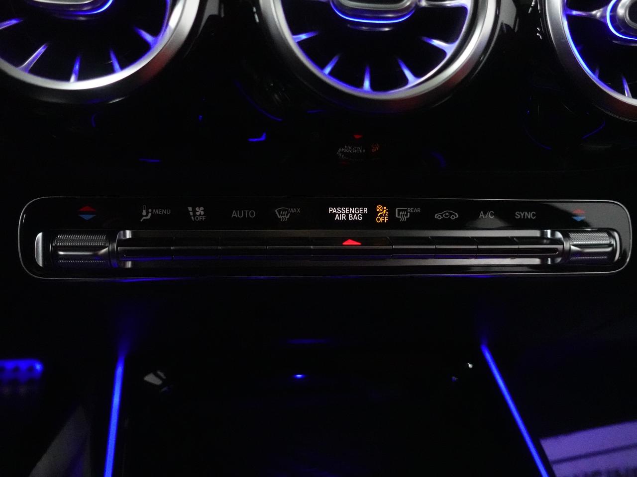 2021 Mercedes-Benz GLA 4MATIC | Night Pkg | Nav | Panoroof | AmbientLight