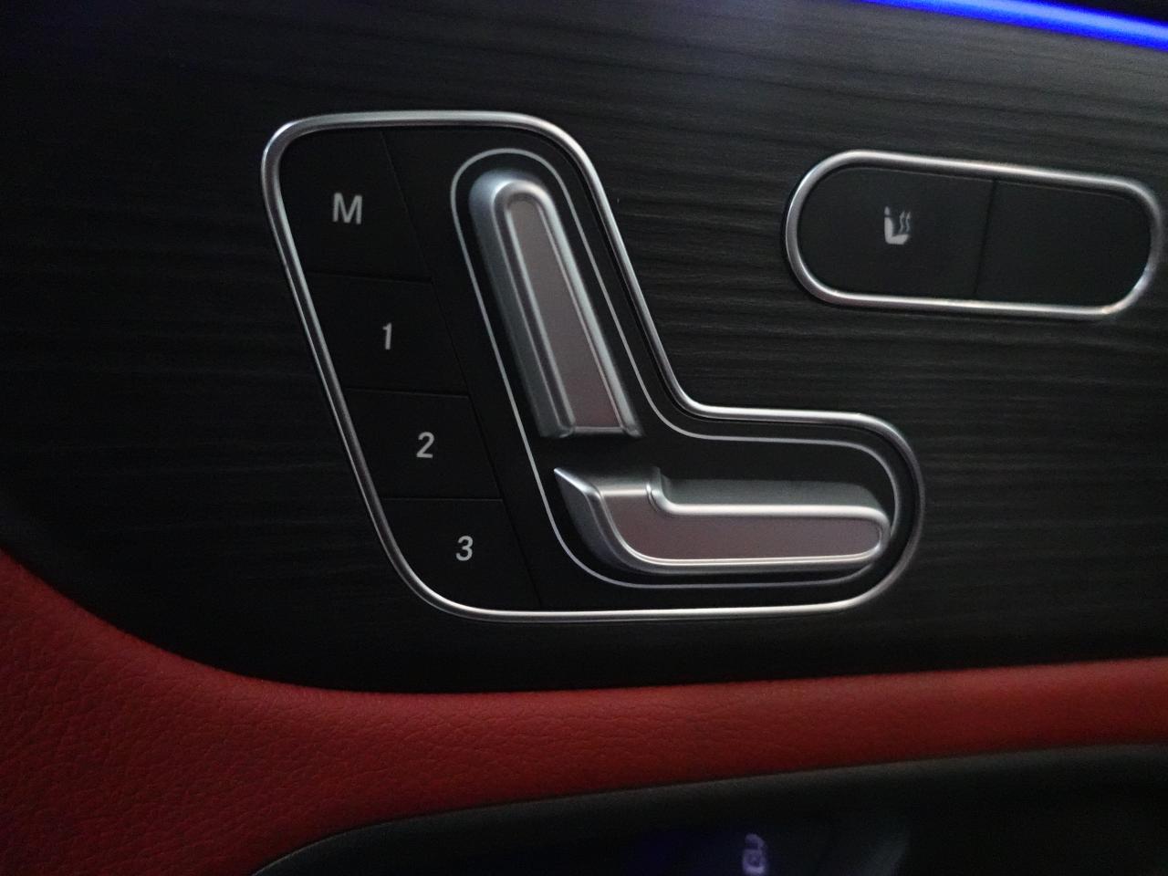 2021 Mercedes-Benz GLA 4MATIC | Night Pkg | Nav | Panoroof | AmbientLight Photo