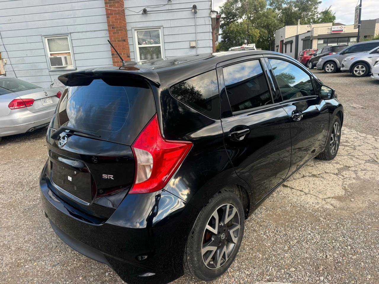 2017 Nissan Versa Note SR Photo2