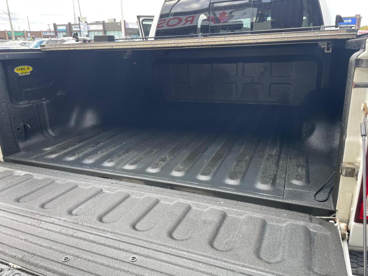 2015 RAM 1500 4WD Crew Cab  SLT NAVIGATION NO ACCIDENT CERTIFED - Photo #16