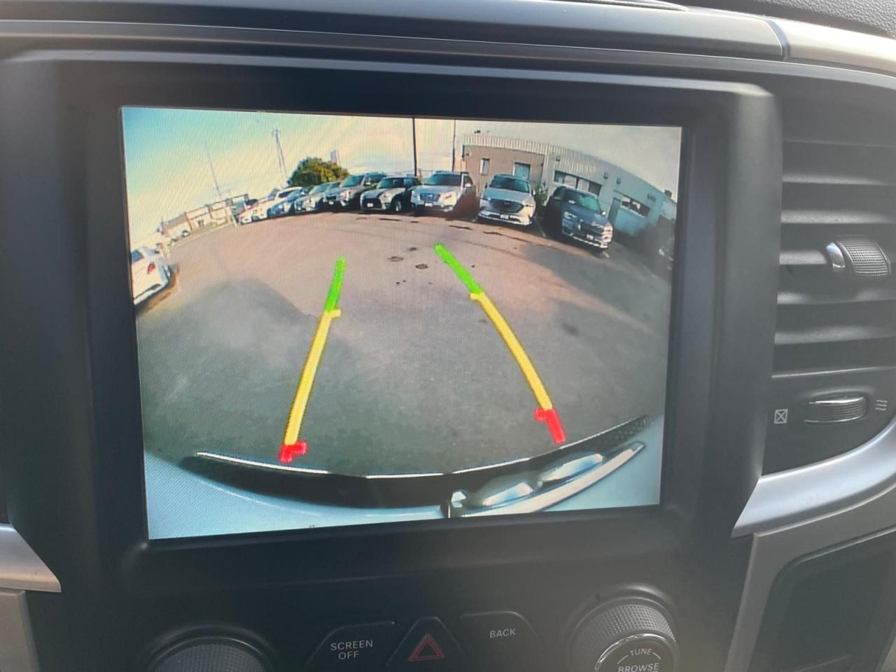 2015 RAM 1500 4WD Crew Cab  SLT NAVIGATION NO ACCIDENT CERTIFED - Photo #22