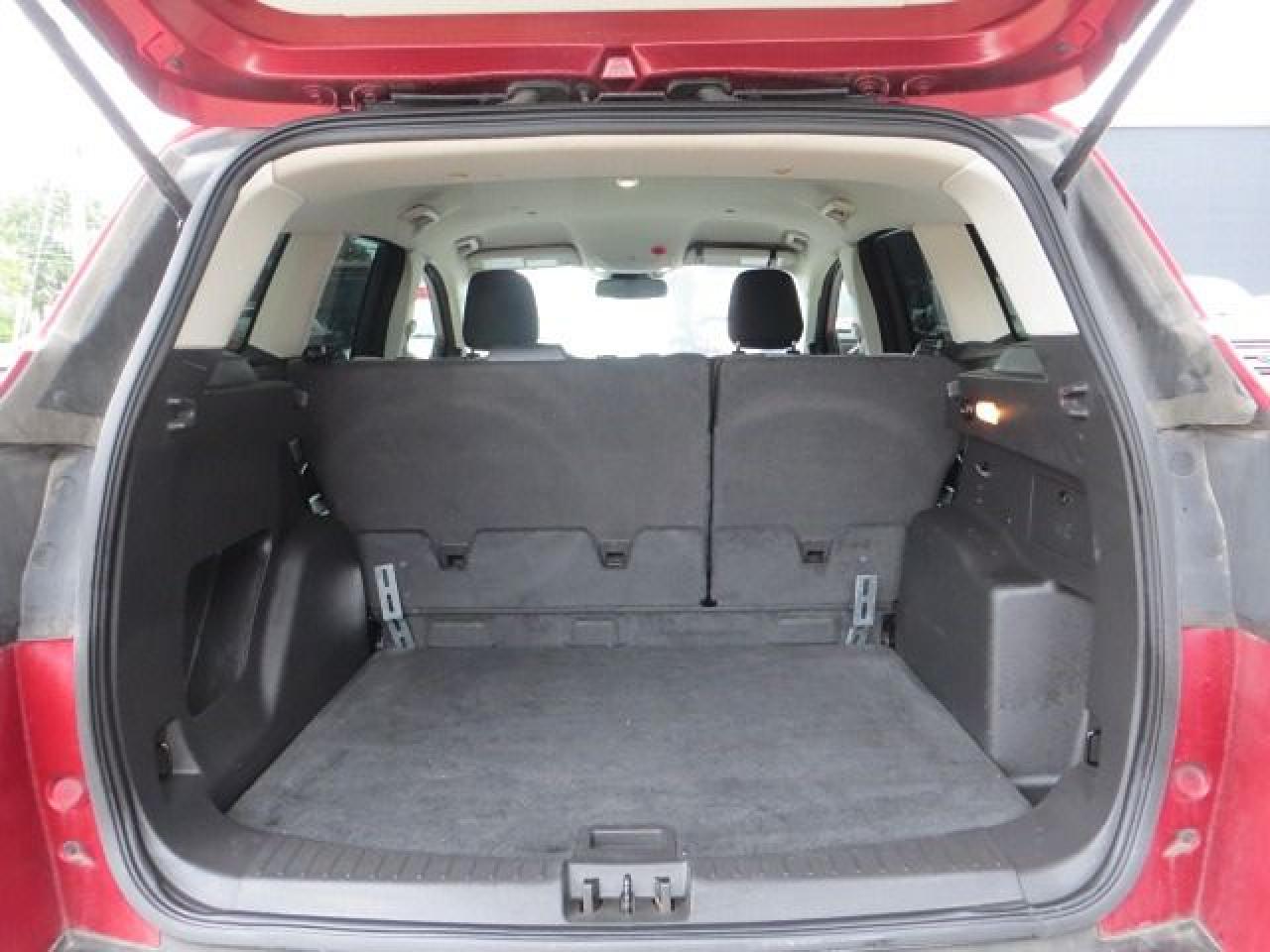 2017 Ford Escape CERTIFIED, 4WD, REAR CAMERA, HEATED SEATS, B-TOOTH - Photo #10