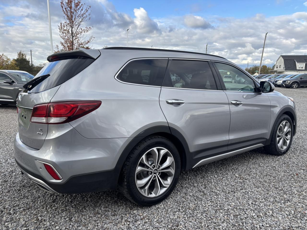 2017 Hyundai Santa Fe XL Limited Photo4
